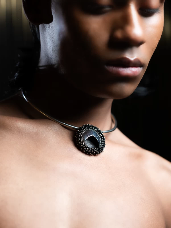Aanant Chandrama Silver and Black Hasli